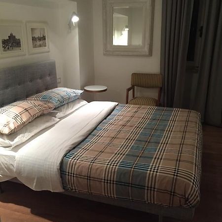 Dab Trevi Apartment โรม ภายนอก รูปภาพ